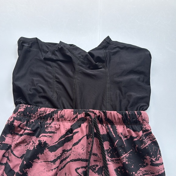 Fabletics Black and Pink Men's Shorts - Picture 4 of 5